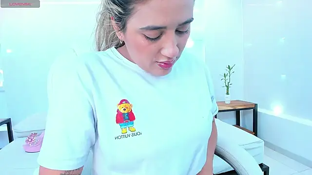 julietha taylor online show from January 23, 2:12 am