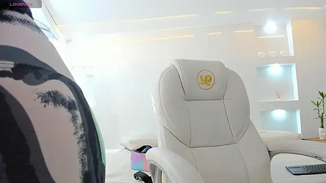 julietha taylor online show from February 6, 1:38 am