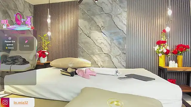 Snapshot of julietha_taylor chatting on February 26, 2:21 am julietha taylor online show from February 26, 2:21 am