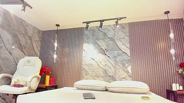 Snapshot of julietha_taylor chatting on March 16, 2:50 am julietha taylor online show from March 16, 2:50 am