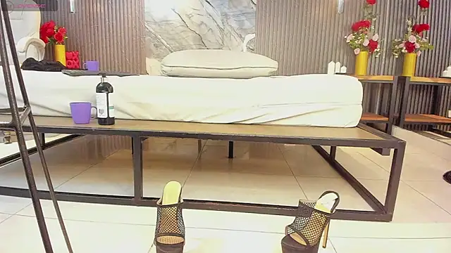 Snapshot of julietha_taylor chatting on March 16, 5:44 am julietha taylor online show from March 16, 5:44 am