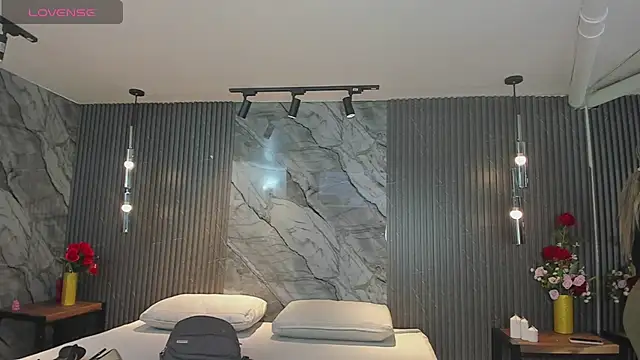 Snapshot of julietha_taylor chatting on March 25, 1:44 am julietha taylor online show from March 25, 1:44 am