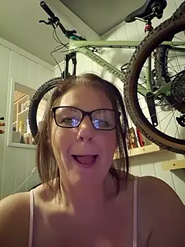 Snapshot of 420Curvybabe chatting on December 31, 12:00 am 420Curvybabe online show from December 31, 12:00 am