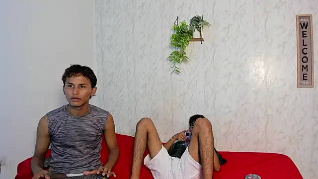 boys yourparty online show from May 6, 1:03 am