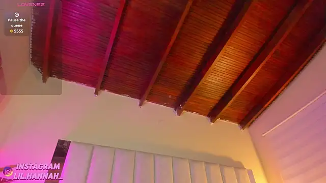 lil hanna18 online show from September 20, 8:10 pm