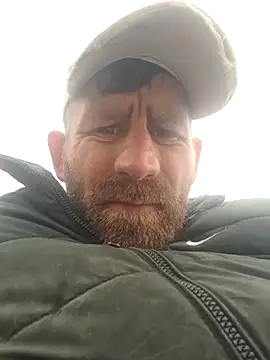 Snapshot of benalexa1992 chatting on March 27, 10:26 am benalexa1992 online show from March 27, 10:26 am