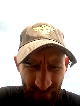 Snapshot of benalexa1992 chatting on April 6, 9:43 am benalexa1992 online show from April 6, 9:43 am