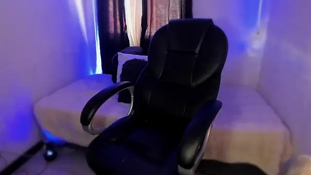 isabelithaa online show from September 27, 1:16 pm