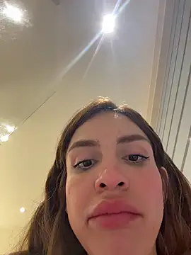 Snapshot of Spoiiiled chatting on April 5, 7:00 pm Spoiiiled online show from April 5, 7:00 pm