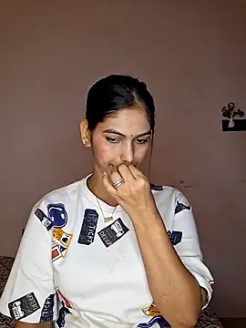 Garima G online show from October 4, 4:49 pm