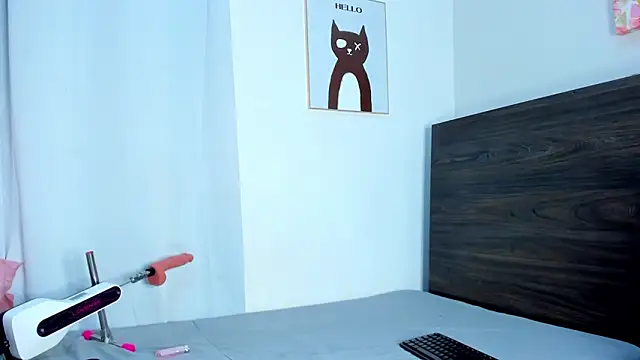 AnnieSofiia online show from December 1, 8:25 pm