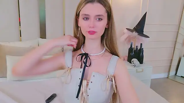 MarybethSnow online show from October 24, 5:20 pm