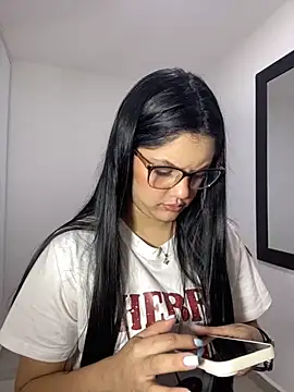 kimberlyhills1 online show from October 11, 5:17 am