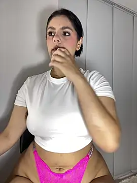 kimberlyhills1 online show from May 17, 6:15 pm