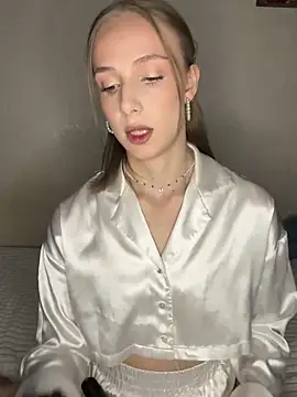 CaseyStar online show from January 6, 1:30 pm