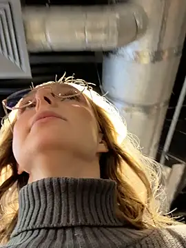 CaseyStar online show from February 3, 9:30 am