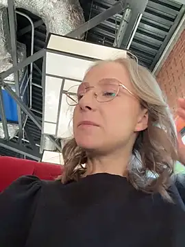 CaseyStar online show from February 8, 9:35 am