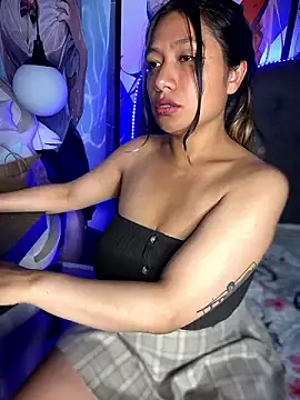 Snapshot of Im_Little chatting on December 2, 6:41 am Im Little online show from December 2, 6:41 am