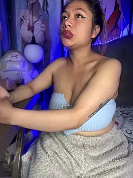 Snapshot of Im_Little chatting on December 6, 3:41 am Im Little online show from December 6, 3:41 am