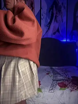 Snapshot of Im_Little chatting on December 14, 2:56 am Im Little online show from December 14, 2:56 am