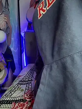 Snapshot of Im_Little chatting on January 4, 12:59 pm Im Little online show from January 4, 12:59 pm