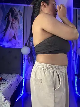 Snapshot of Im_Little chatting on January 31, 3:20 am Im Little online show from January 31, 3:20 am