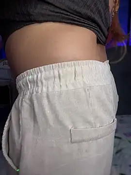 Snapshot of Im_Little chatting on January 31, 9:27 am Im Little online show from January 31, 9:27 am