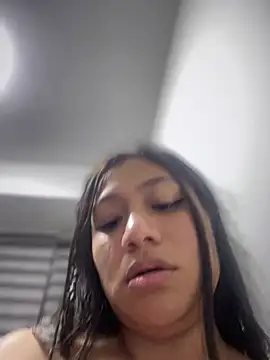 Snapshot of Im_Little chatting on February 13, 3:18 am Im Little online show from February 13, 3:18 am