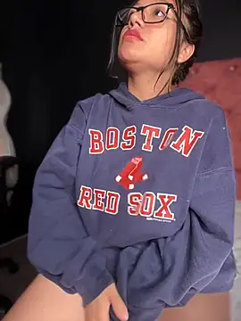 Snapshot of Im_Little chatting on February 22, 6:50 am Im Little online show from February 22, 6:50 am