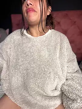 Snapshot of Im_Little chatting on February 27, 9:32 am Im Little online show from February 27, 9:32 am