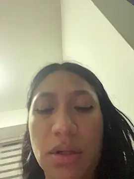 Im Little online show from November 6, 1:39 am