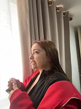 Snapshot of Tatiana_O chatting on May 14, 1:07 pm Tatiana O online show from May 14, 1:07 pm