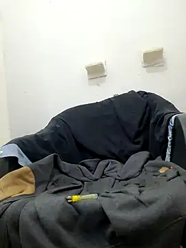 Snapshot of charlesss19 chatting on February 27, 8:39 am charlesss19 online show from February 27, 8:39 am