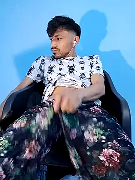 Snapshot of charlesss19 chatting on March 20, 6:52 am charlesss19 online show from March 20, 6:52 am