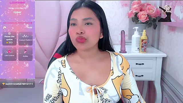 lauren sofia19 online show from December 12, 9:19 am