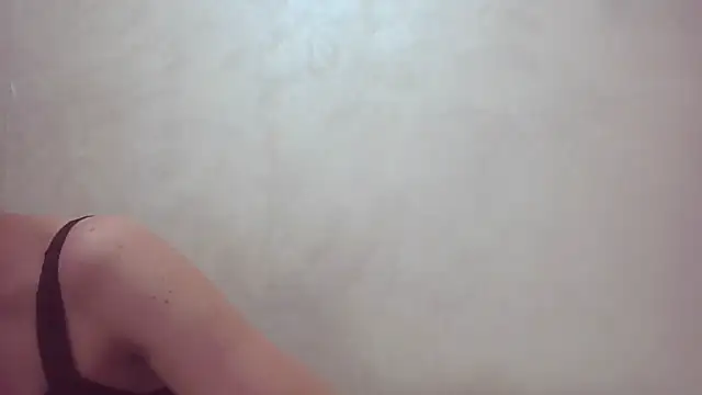 CaitlinaJayne23 online show from October 12, 4:00 am