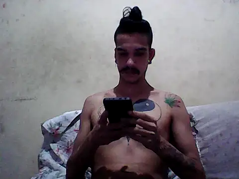 gatobranco001 online show from March 16, 10:09 pm
