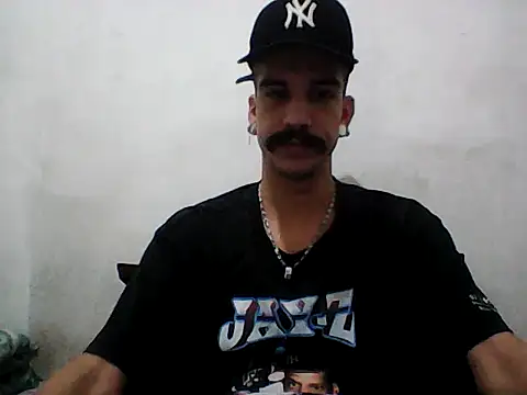 gatobranco001 online show from June 11, 8:07 pm