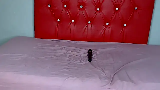 Snapshot of EbonyBentley chatting on September 28, 6:35 pm EbonyBentley online show from September 28, 6:35 pm