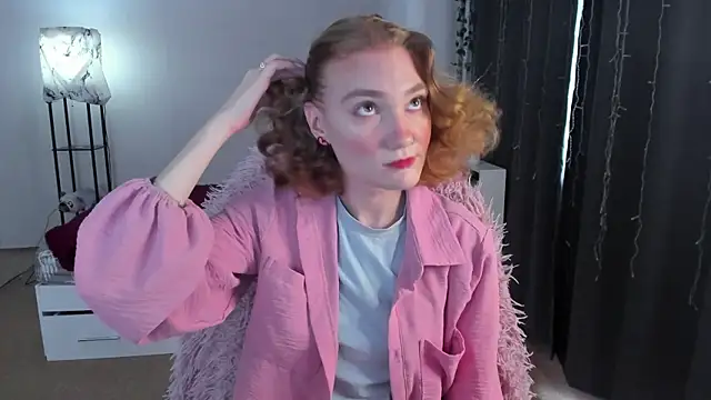 ReddHotPipper online show from September 21, 2:46 am