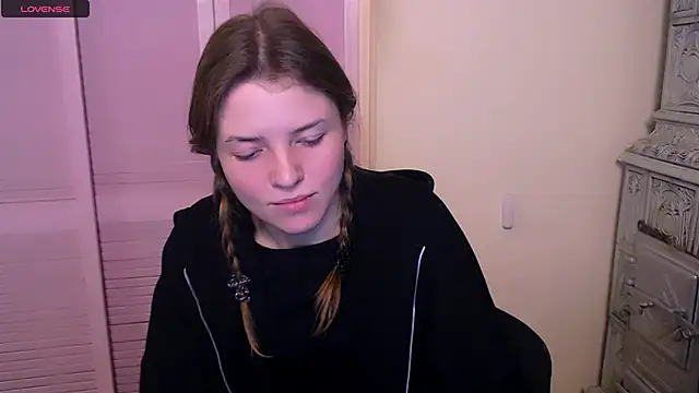 Snapshot of MissOliviaa_ chatting on December 21, 3:20 pm MissOliviaa  online show from December 21, 3:20 pm