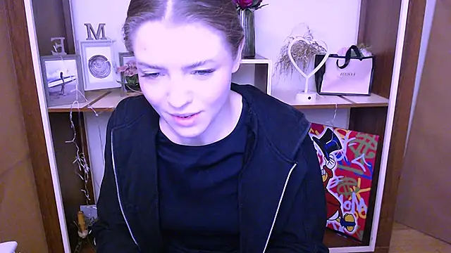 Snapshot of MissOliviaa_ chatting on December 24, 10:55 am MissOliviaa  online show from December 24, 10:55 am