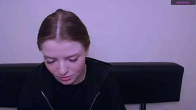 Snapshot of MissOliviaa_ chatting on December 27, 8:02 am MissOliviaa  online show from December 27, 8:02 am