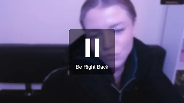 Snapshot of MissOliviaa_ chatting on December 30, 10:43 am MissOliviaa  online show from December 30, 10:43 am