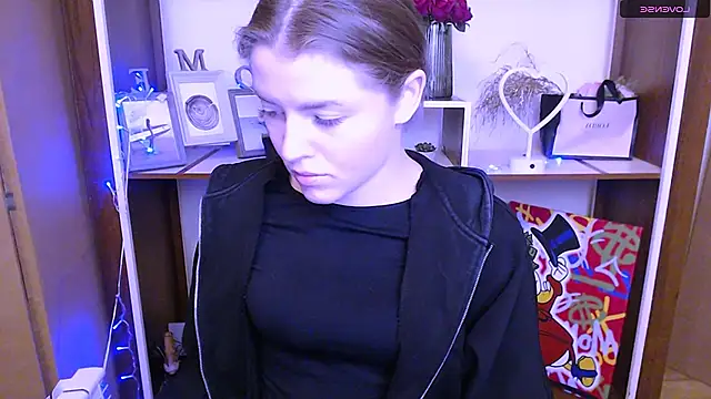 Snapshot of MissOliviaa_ chatting on January 13, 12:13 pm MissOliviaa  online show from January 13, 12:13 pm
