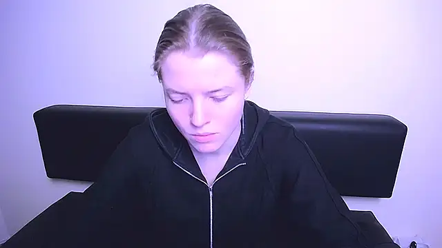 Snapshot of MissOliviaa_ chatting on February 4, 1:48 pm MissOliviaa  online show from February 4, 1:48 pm