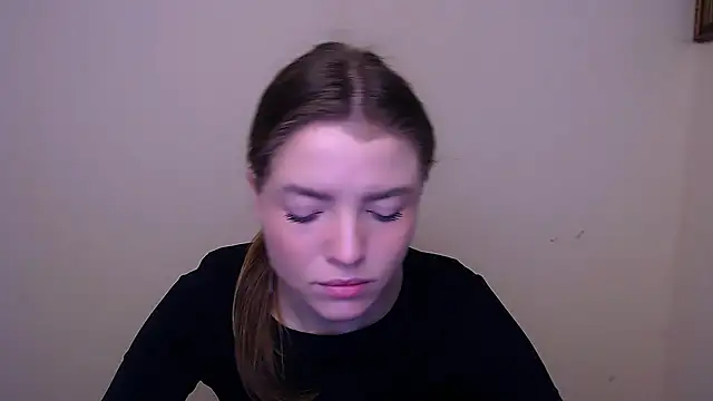 Snapshot of MissOliviaa_ chatting on February 12, 9:31 am MissOliviaa  online show from February 12, 9:31 am