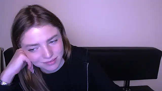 Snapshot of MissOliviaa_ chatting on February 20, 7:08 pm MissOliviaa  online show from February 20, 7:08 pm