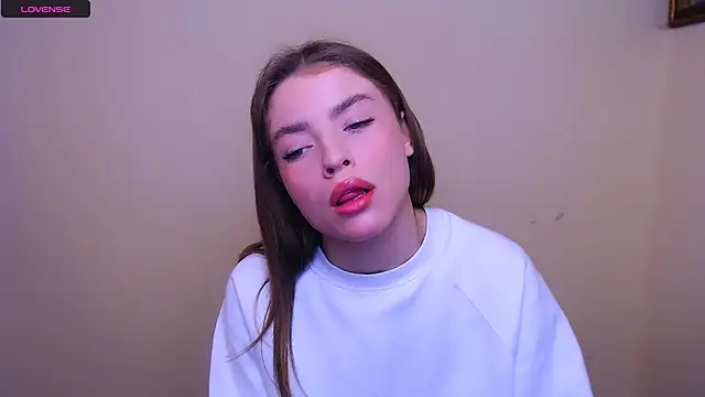 Snapshot of MissOliviaa_ chatting on February 25, 11:08 am MissOliviaa  online show from February 25, 11:08 am