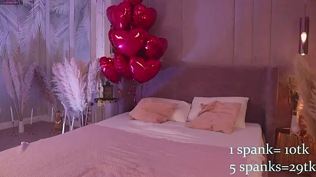 Smiley Mia online show from February 23, 5:05 am